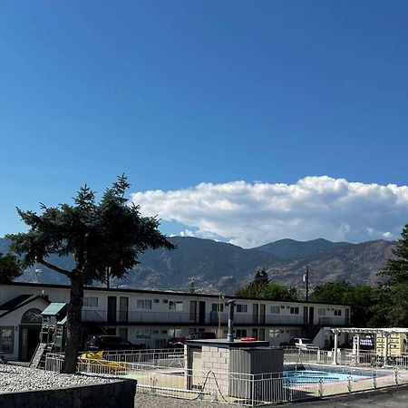 Motel Super 8 By Wyndham Penticton Exterior foto