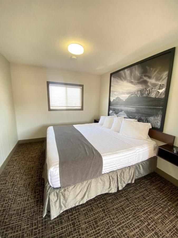 Motel Super 8 By Wyndham Penticton Exterior foto