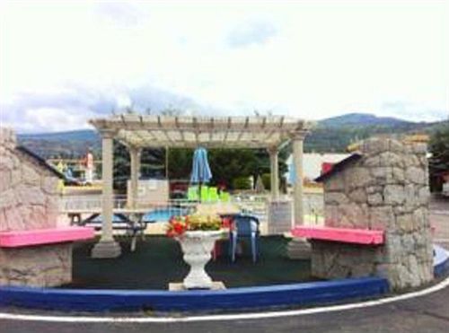 Motel Super 8 By Wyndham Penticton Exterior foto